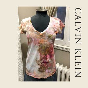 Calvin Klein V-Neck Floral Print T-Shirt, Size Small